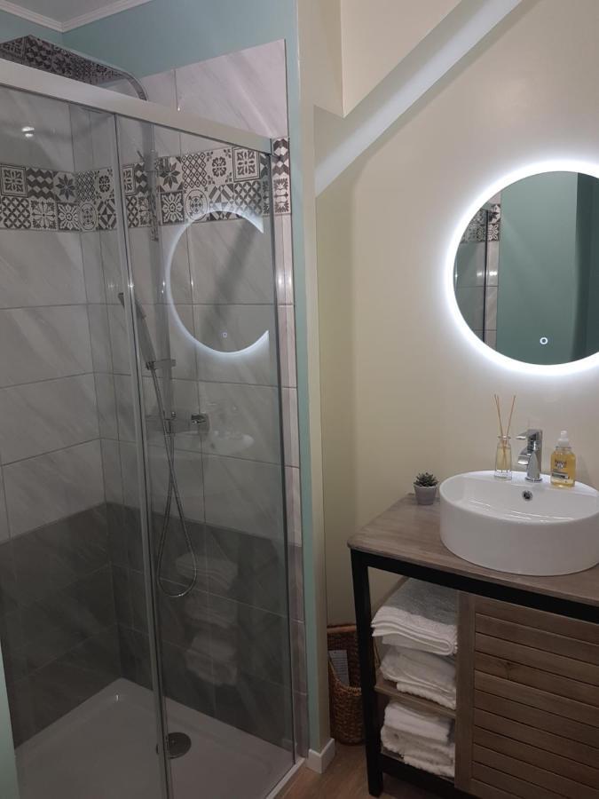 Lucriolla Hotel Oree-d'Anjou Ngoại thất bức ảnh